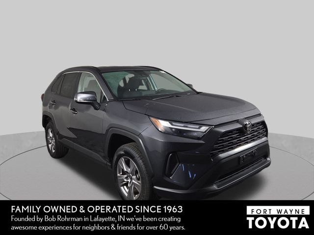 Used 2025 Toyota RAV4 XLE FWD image 4