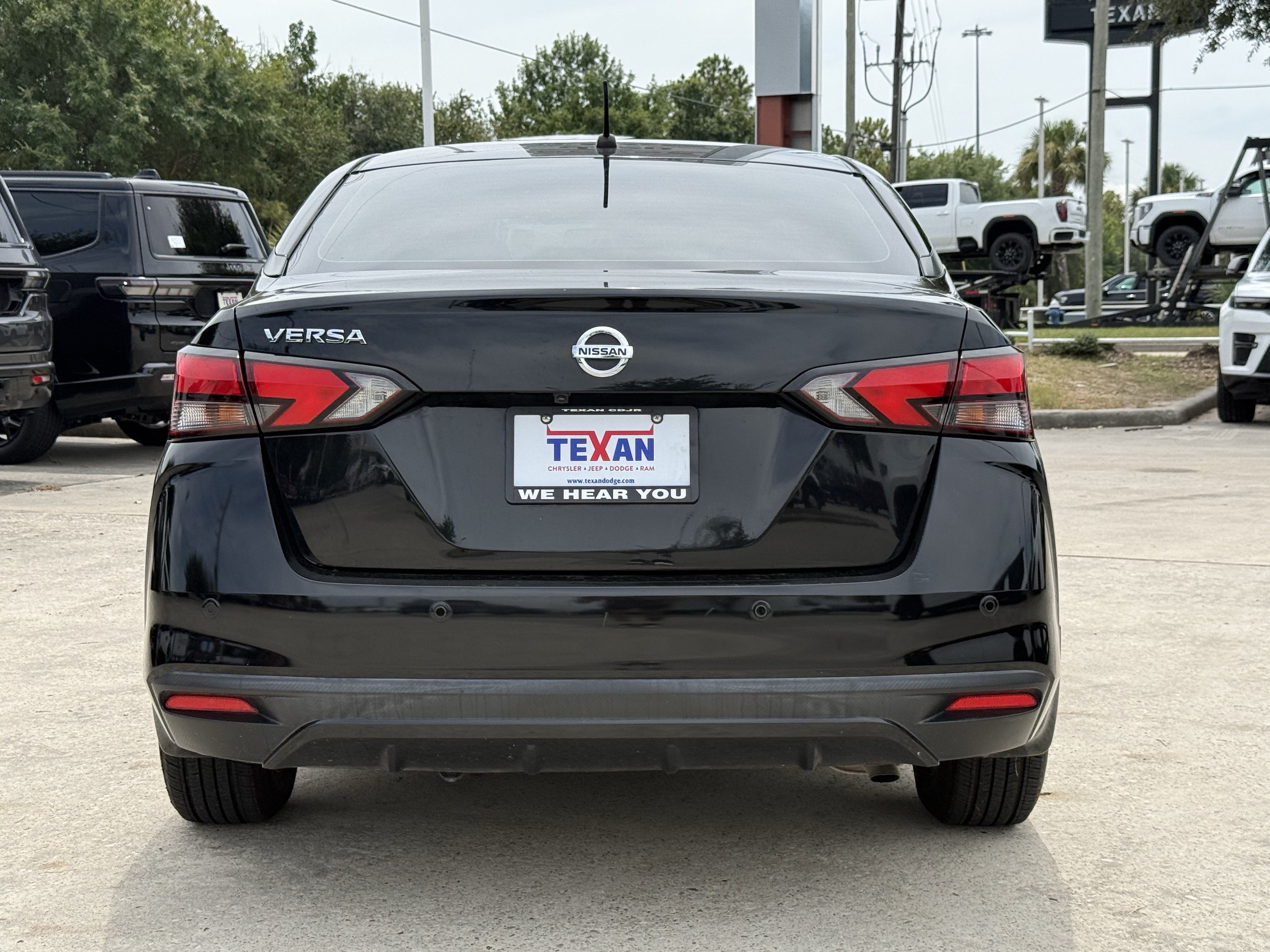 Used 2020 Nissan Versa S FWD image 6