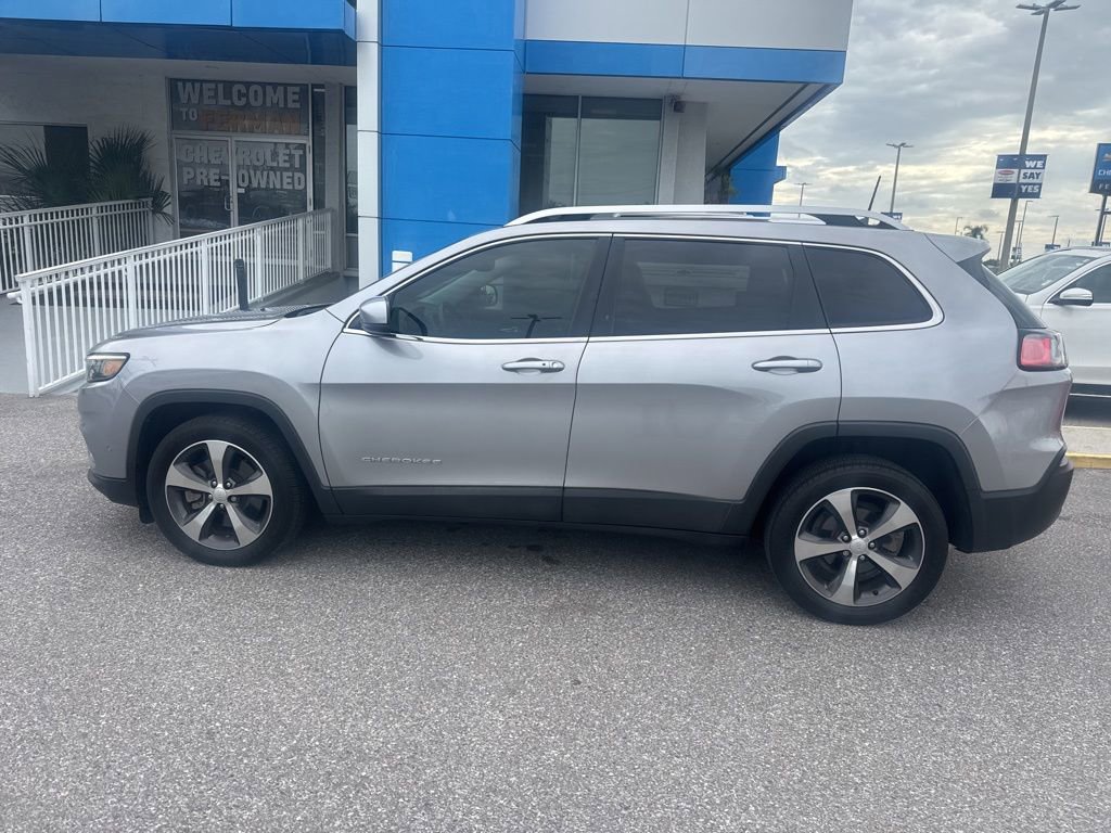 Used 2019 Jeep Cherokee Limited w/ Technology Group FWD image 7