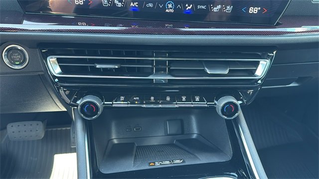 New 2026 Chevrolet Traverse RS w/ LPO, Floor Liner Package image 24