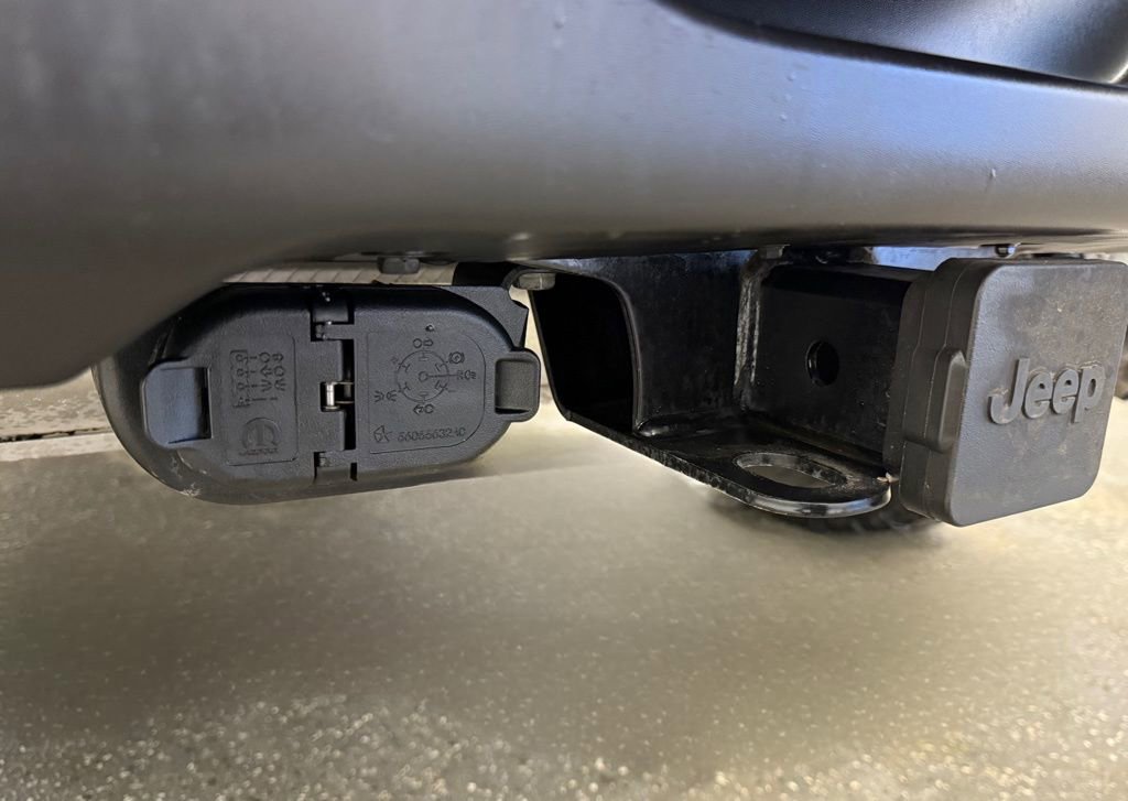 Used 2024 Jeep Wrangler Unlimited image 11