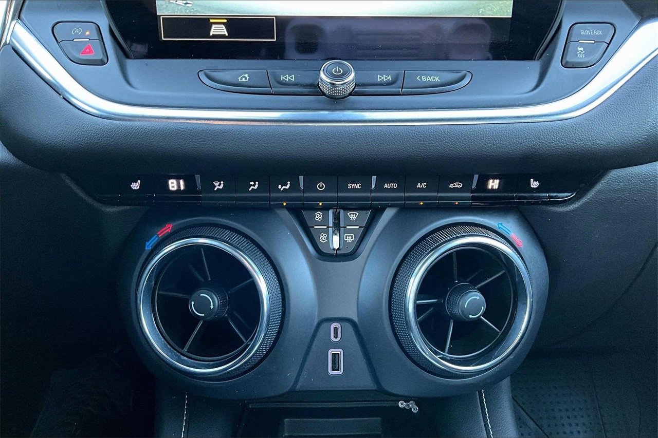 Used 2024 Chevrolet Blazer LT w/ Convenience Package image 16