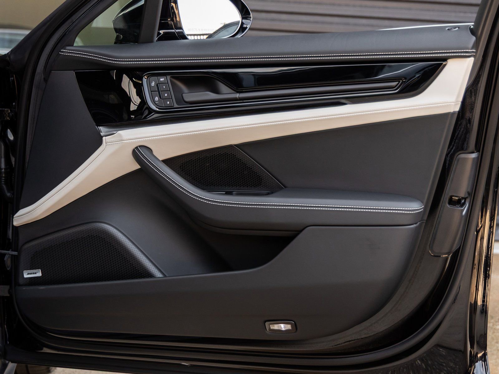 Certified 2025 Porsche Panamera image 42