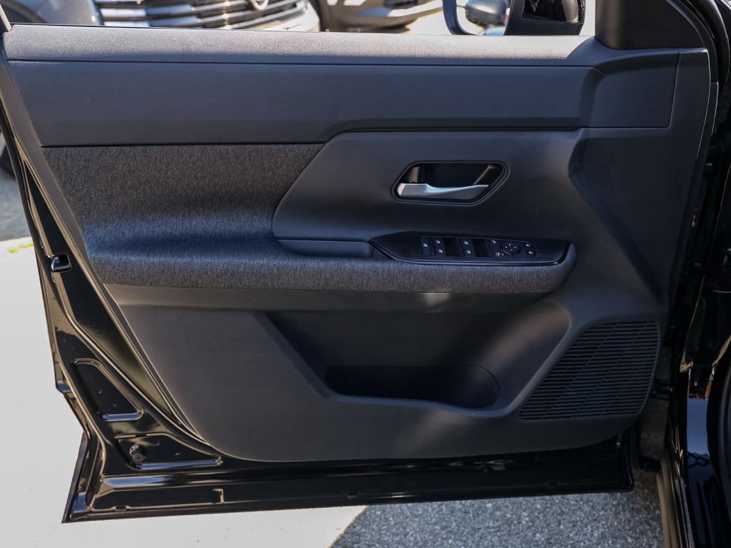 New 2026 Nissan Kicks SV w/ Cold Weather Package FWD image 23