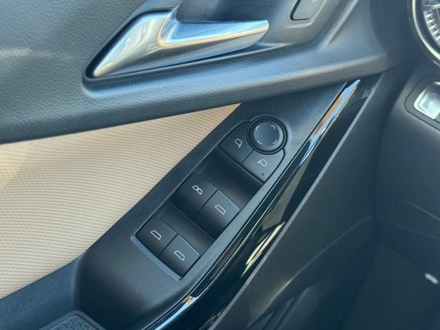 Used 2025 Chevrolet Equinox ACTIV w/ Safety and Technology Package AWD/4WD image 34