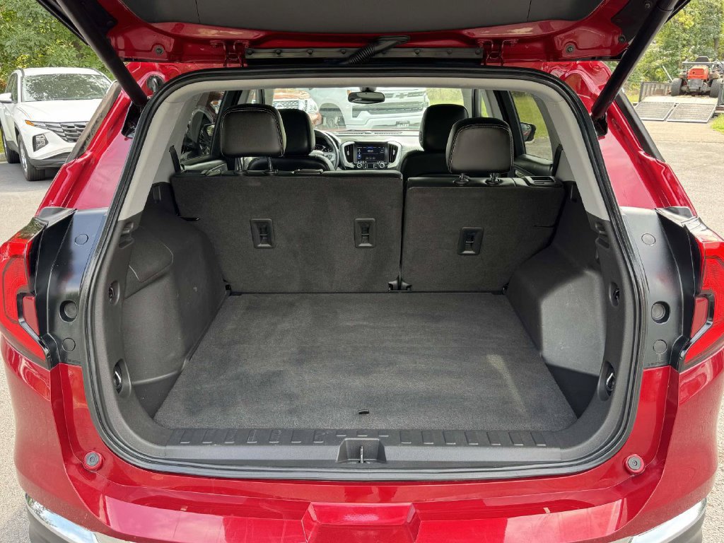 Used 2021 GMC Terrain SLT w/ Infotainment Package II FWD image 17