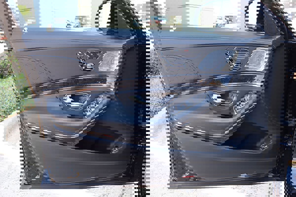 Used 2015 Mercedes-Benz S 63 AMG 4MATIC Sedan w/ Driver Assistance Package image 62