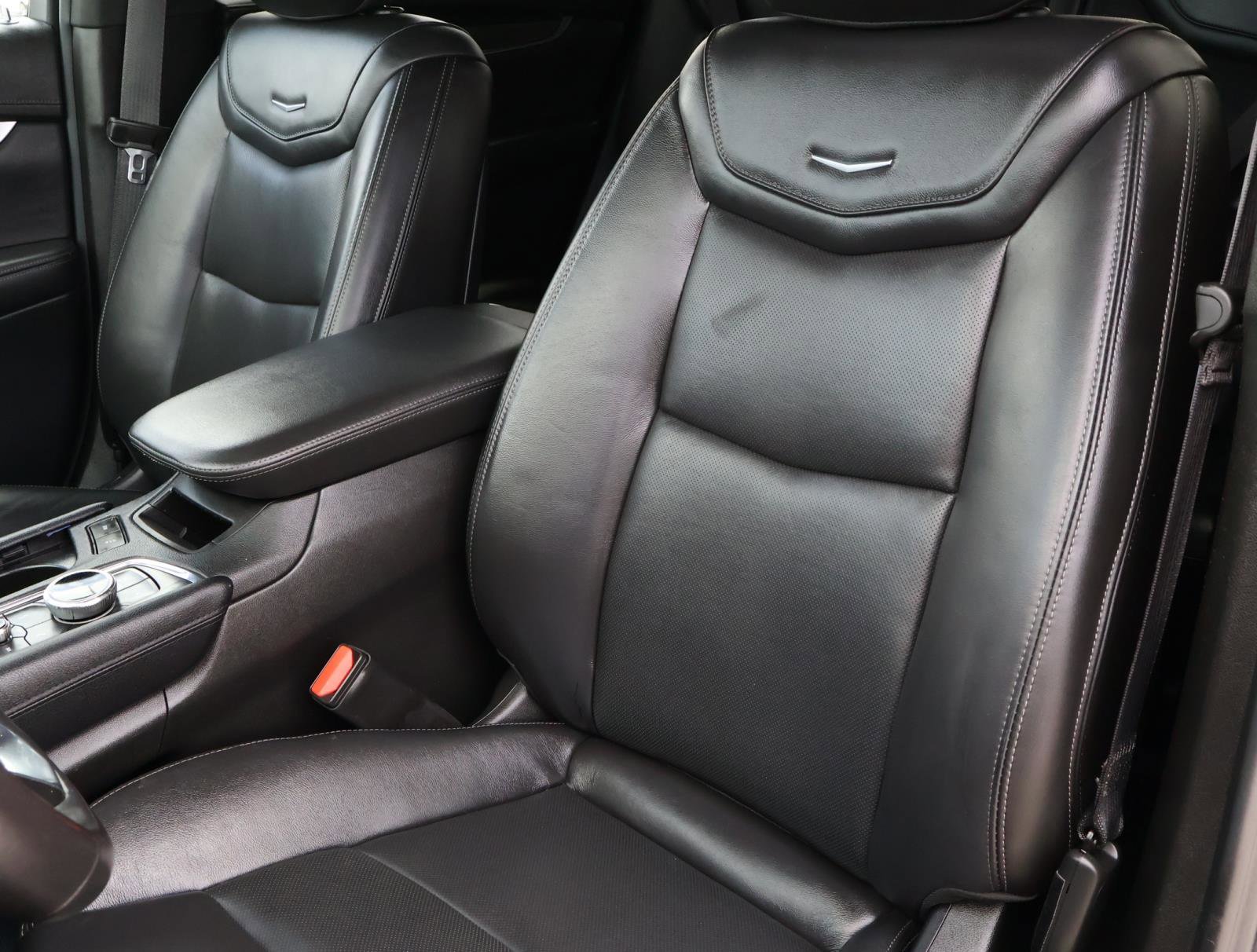 Certified 2022 Cadillac XT6 Sport w/ Technology Package image 18