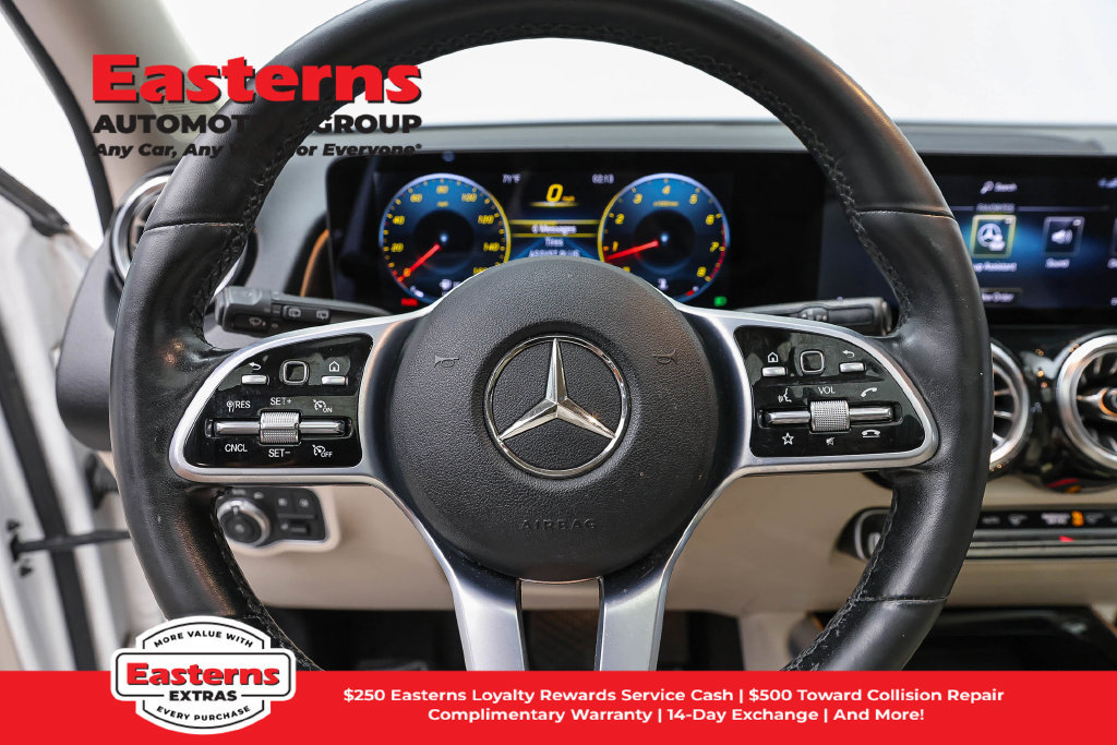 Used 2022 Mercedes-Benz GLB 250 4MATIC w/ Premium Package Lite image 11