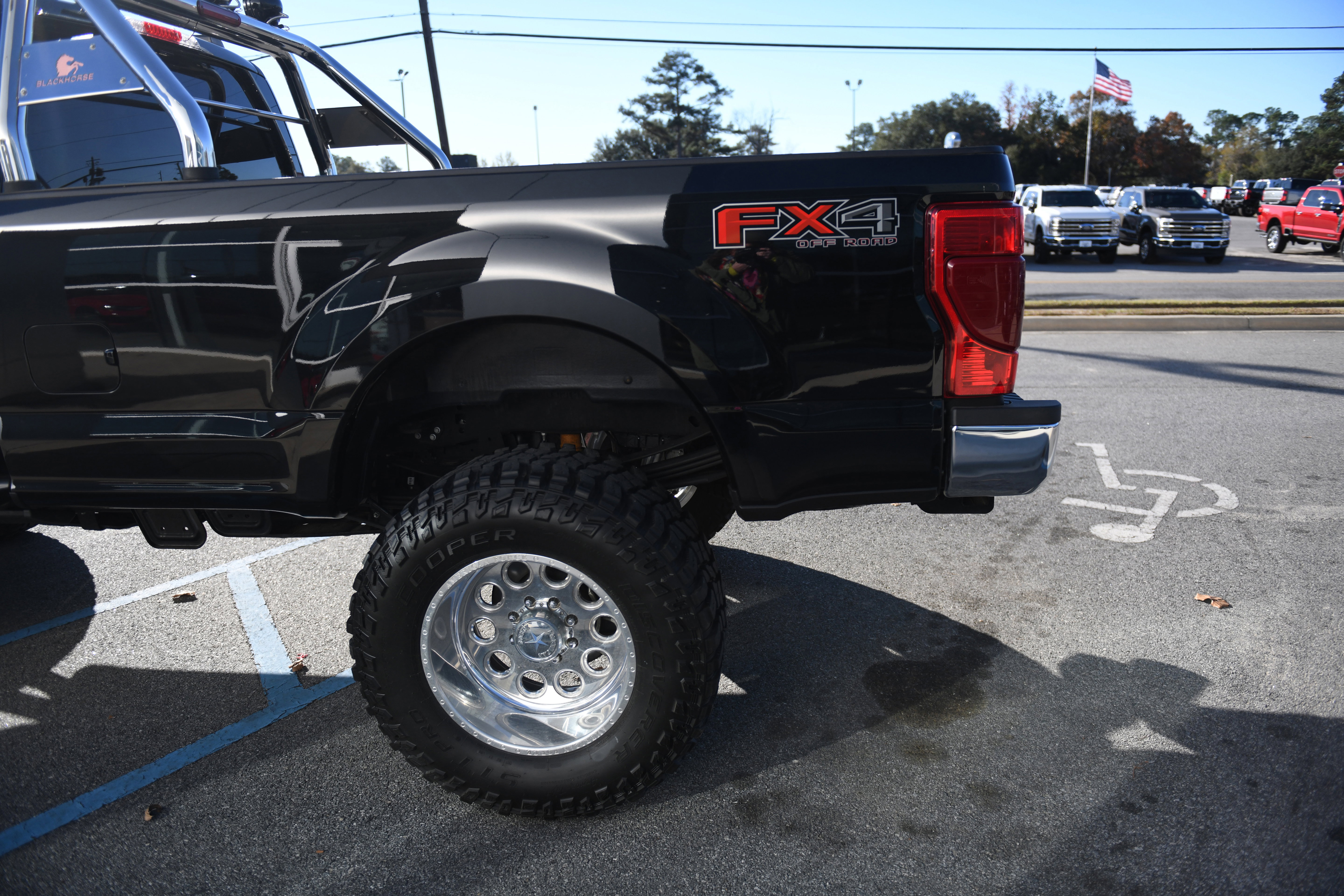 Used 2022 Ford F350 XLT w/ XLT Value Package image 8