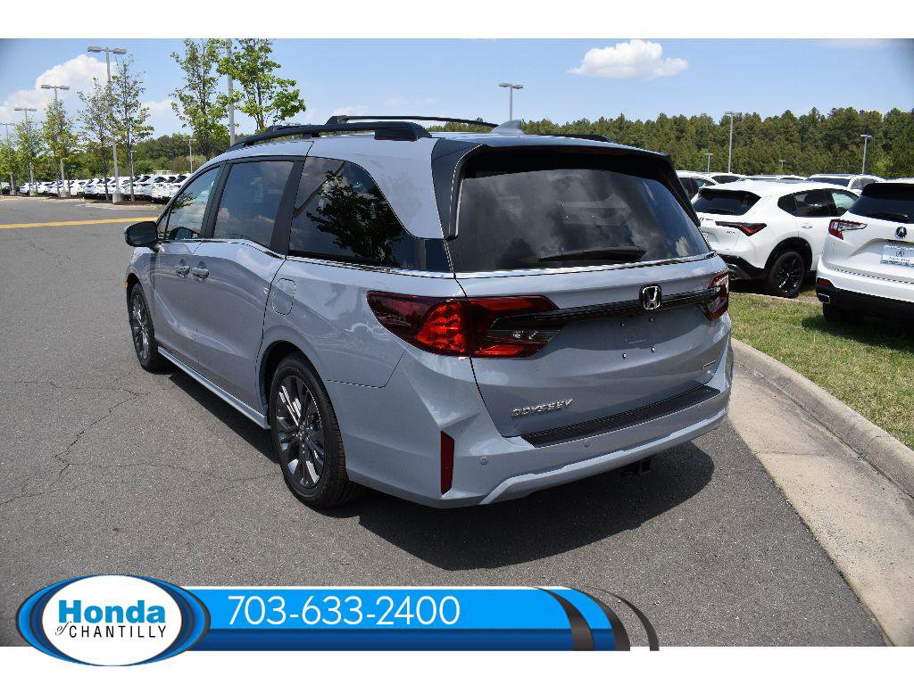New 2026 Honda Odyssey Touring image 5