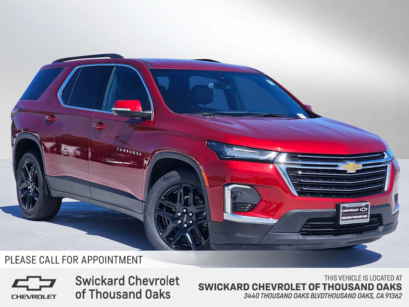 Used 2023 Chevrolet Traverse LT FWD image 1