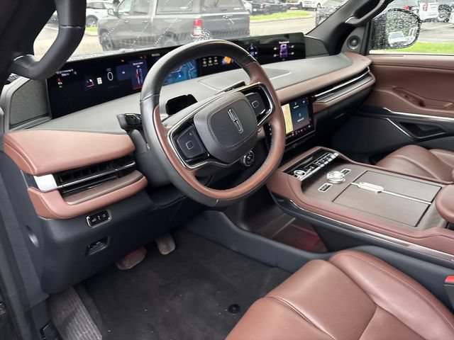 Certified 2025 Lincoln Navigator Reserve AWD/4WD image 12