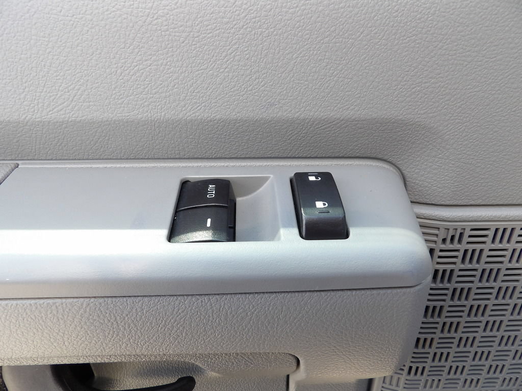 Used 2023 Ford E-450 and Econoline 450 Super Duty w/ Power Windows & Locks Group RWD image 14
