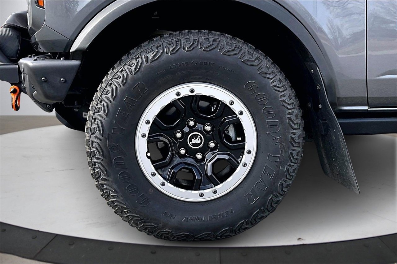 Used 2023 Ford Bronco Badlands w/ Sasquatch Package image 32