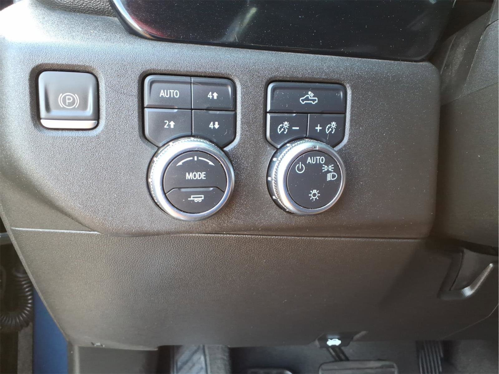 Used 2022 GMC Sierra 1500 SLE w/ X31 Off-Road Package image 16