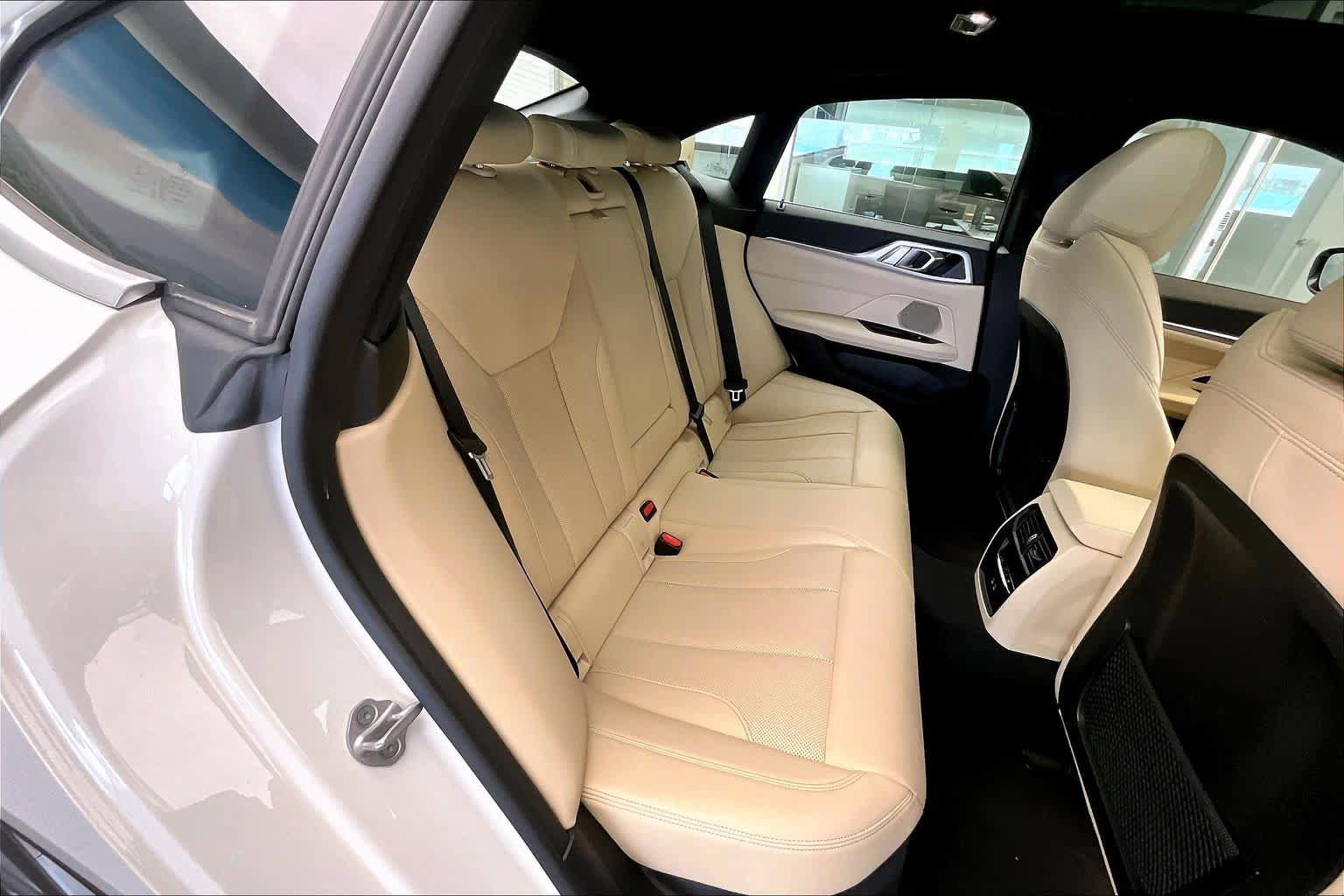 Used 2023 BMW i4 eDrive35 w/ Premium Package image 19