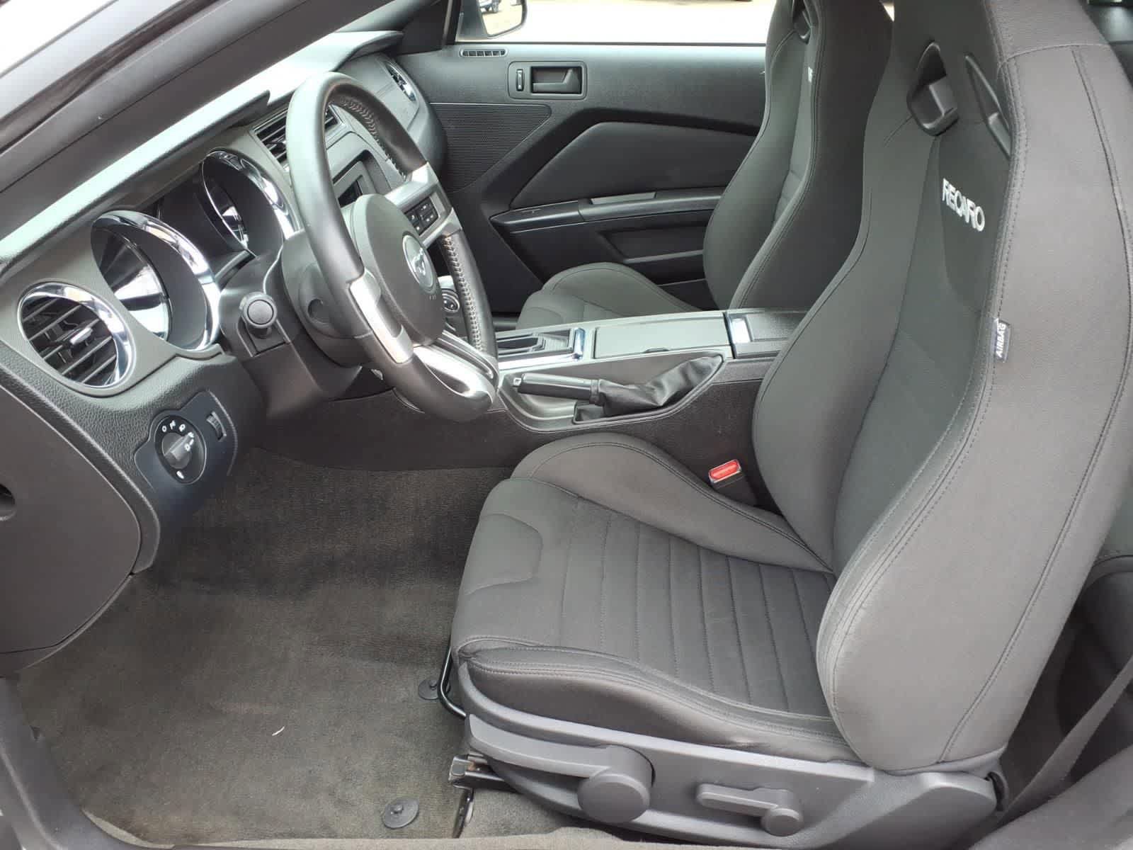 Used 2013 Ford Mustang Coupe RWD image 11