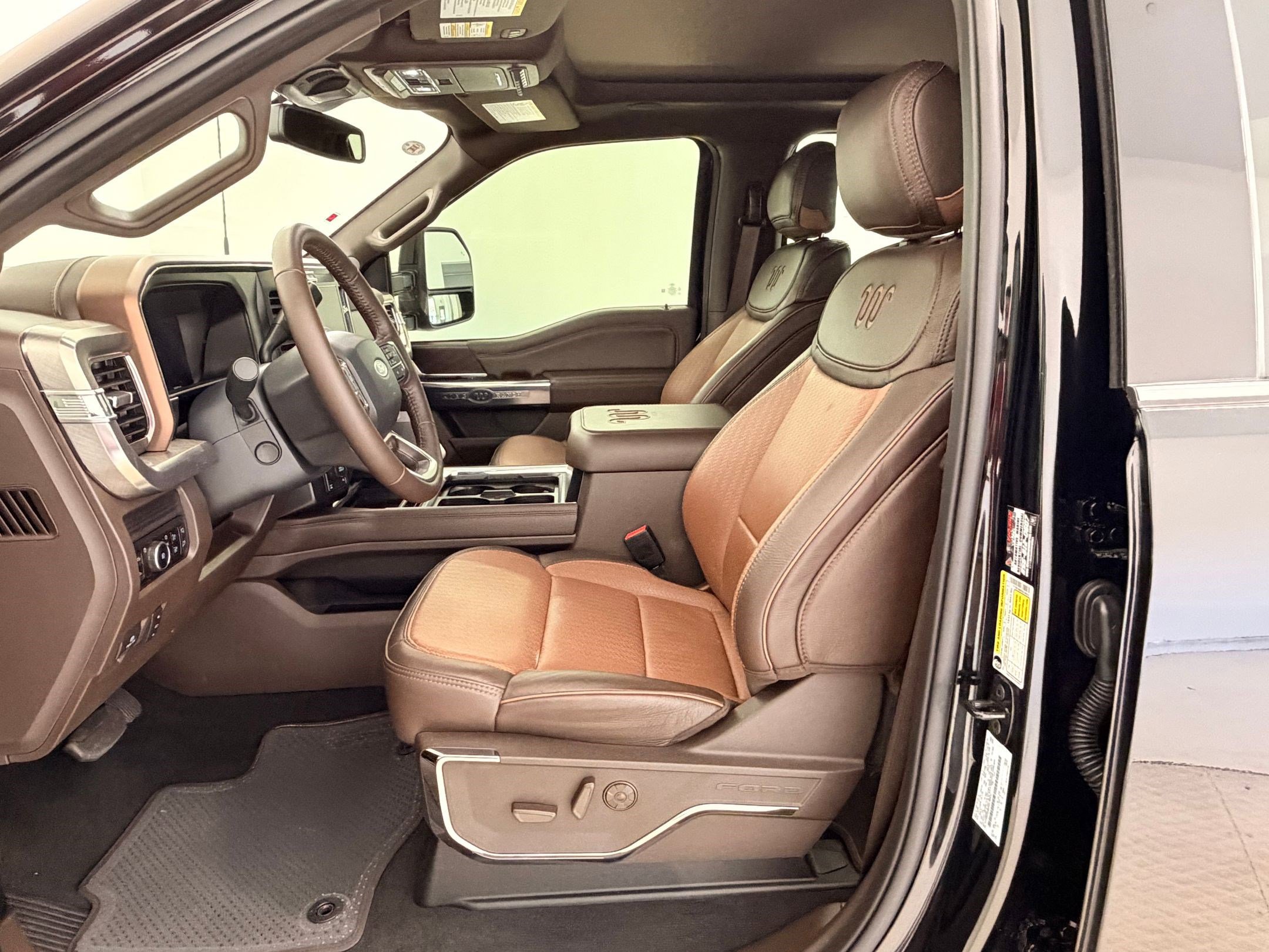 Used 2025 Ford F350 King Ranch image 5