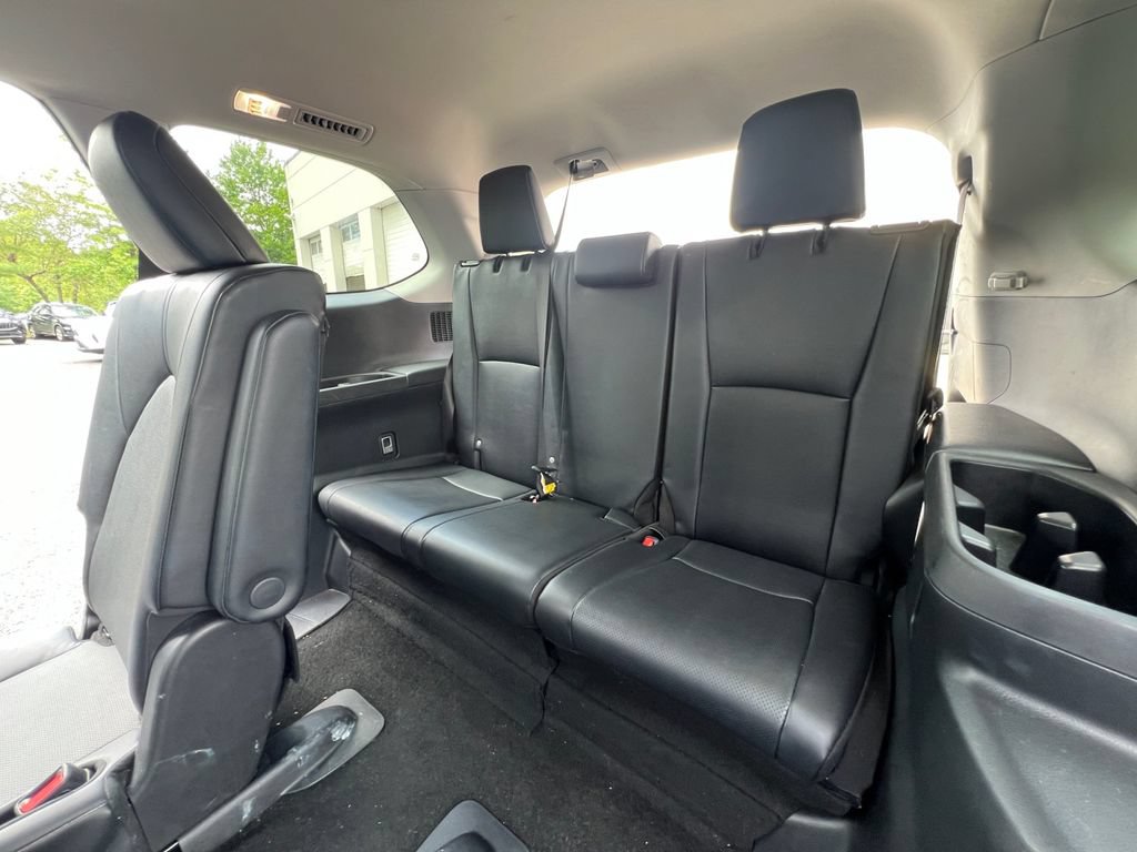 Used 2025 Toyota Grand Highlander AWD image 26