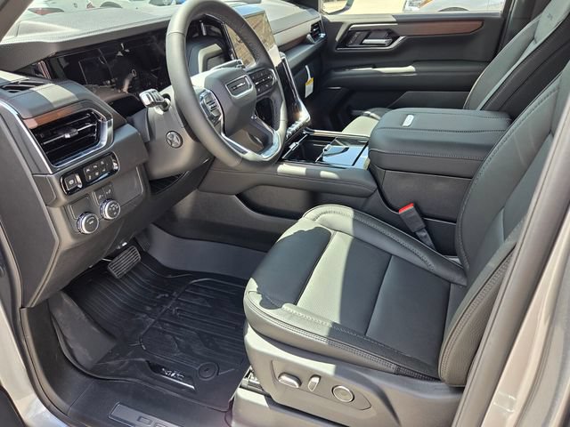 New 2026 GMC Yukon XL Denali w/ LPO, Floor Liner Package RWD image 5