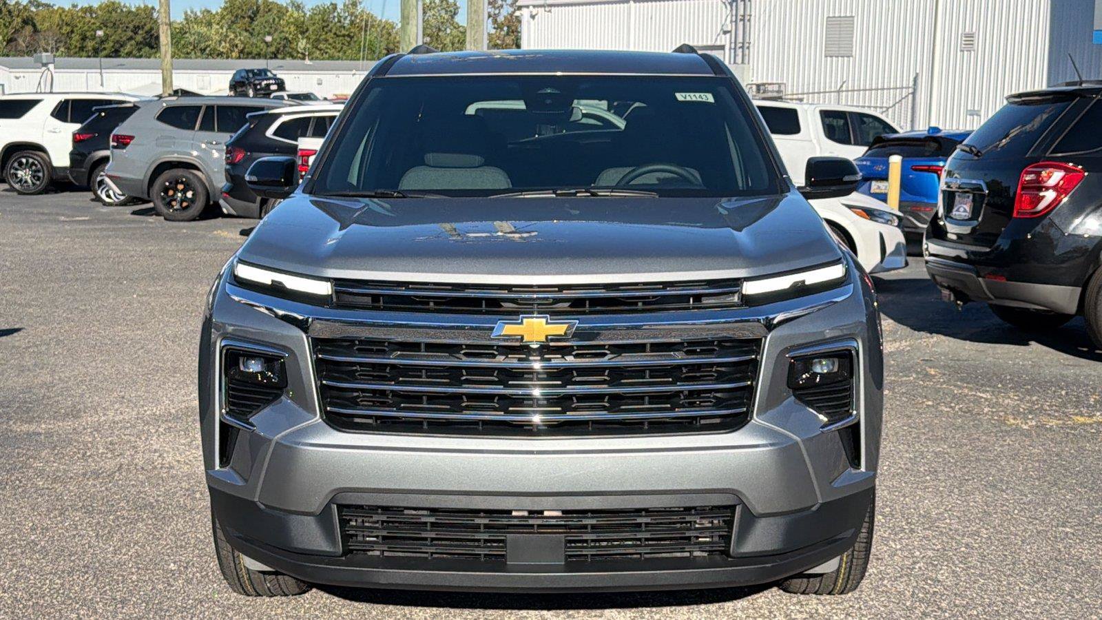 New 2027 Chevrolet Traverse LT FWD image 2