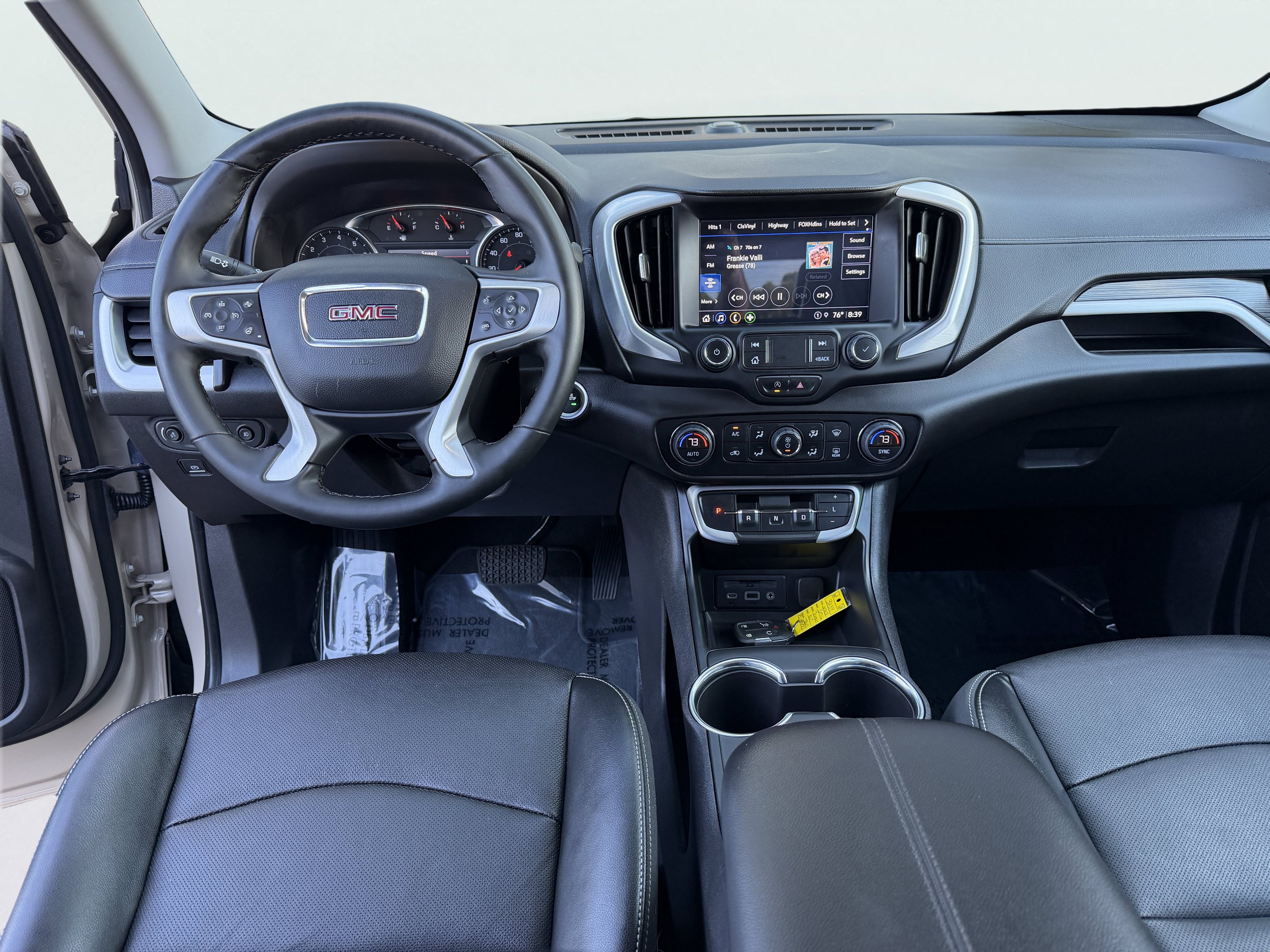 Used 2023 GMC Terrain SLT w/ Elevation Edition AWD/4WD image 9