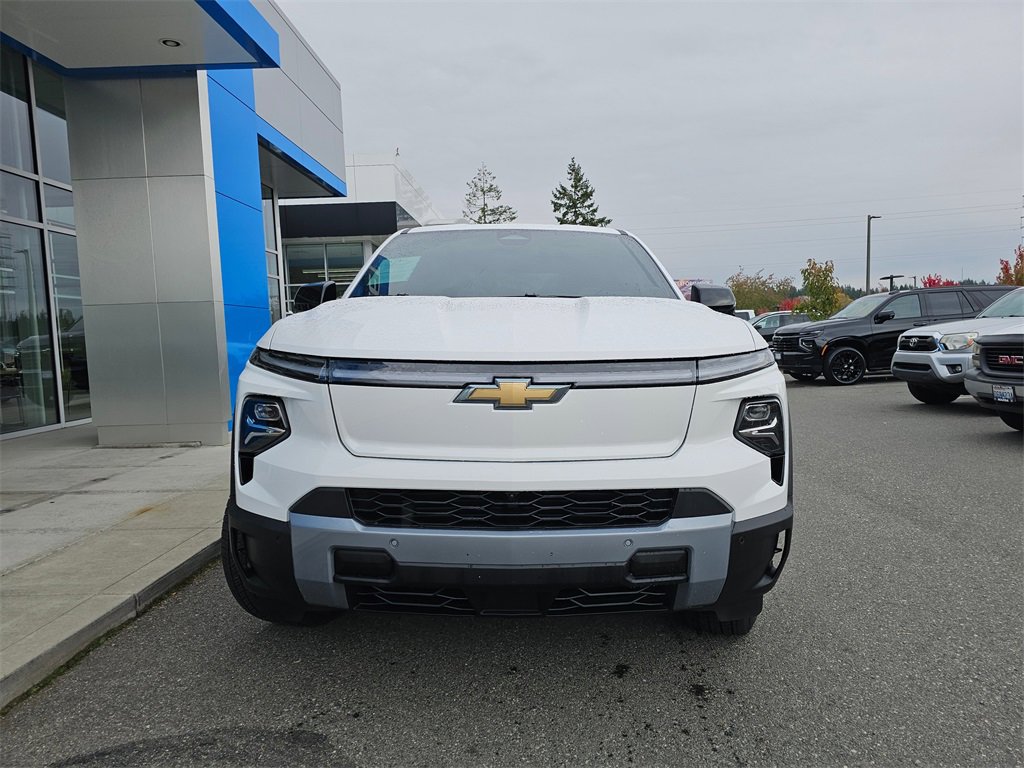 Used 2025 Chevrolet Silverado EV LT image 2