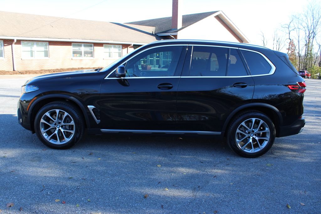 Used 2024 BMW X5 xDrive40i w/ Premium Package image 6