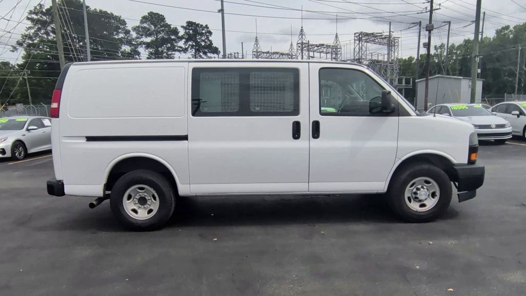 Used 2018 Chevrolet Express 2500 w/ Driver Convenience Package RWD image 9