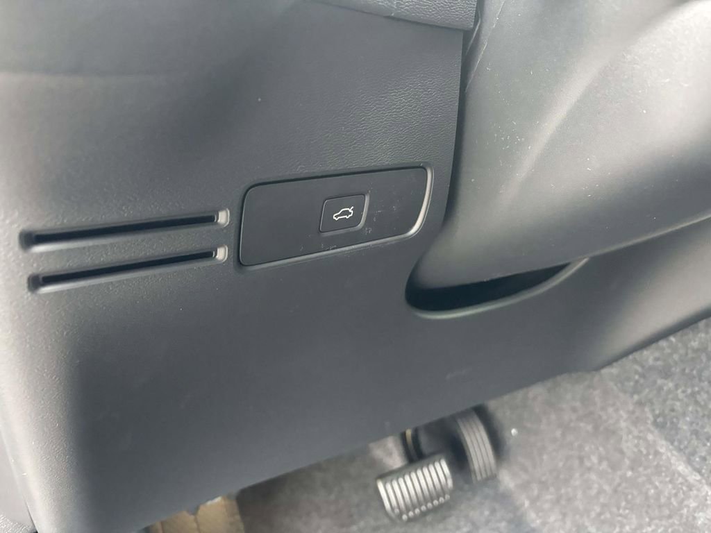 New 2026 Volvo XC40 B5 Plus w/ Protection Package Premier image 14