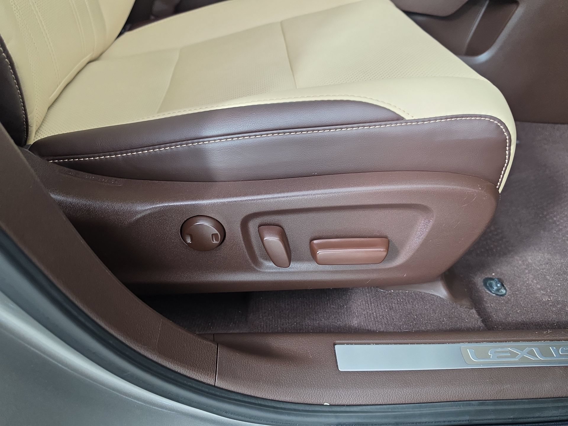 Used 2018 Lexus RX 350 FWD w/ Premium Package image 43