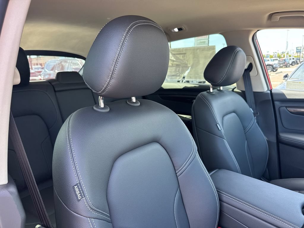 New 2025 VinFast VF 8 Eco AWD/4WD image 14