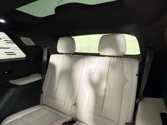 New 2026 Cadillac Vistiq Luxury image 24
