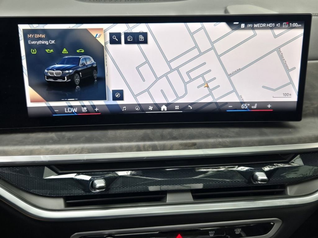 Used 2025 BMW X5 xDrive50e image 21