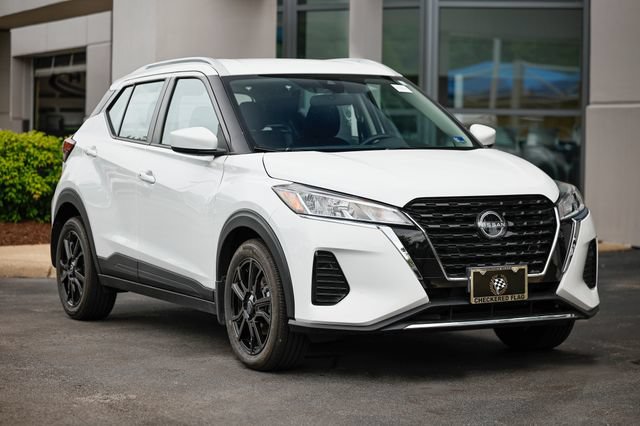 Used 2024 Nissan Kicks SV FWD image 1