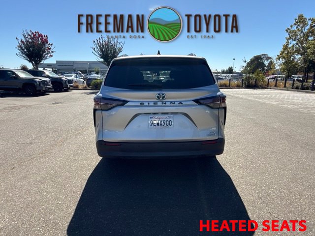 Used 2023 Toyota Sienna XLE FWD image 6
