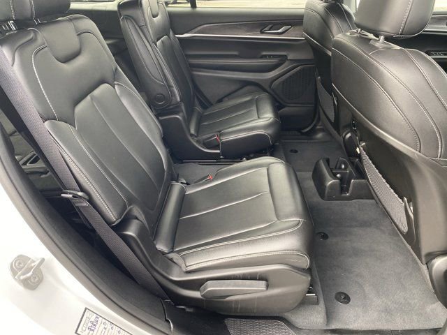 Used 2023 Jeep Grand Cherokee L Limited image 28