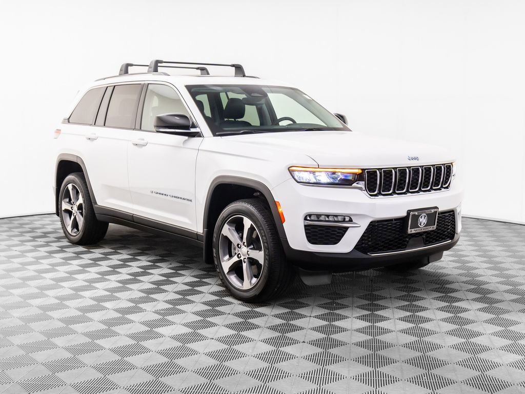 Used 2023 Jeep Grand Cherokee 4WD 4xe w/ MOPAR Finishing Package image 8