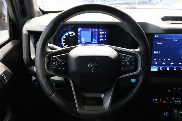 Used 2023 Ford Bronco Badlands image 18