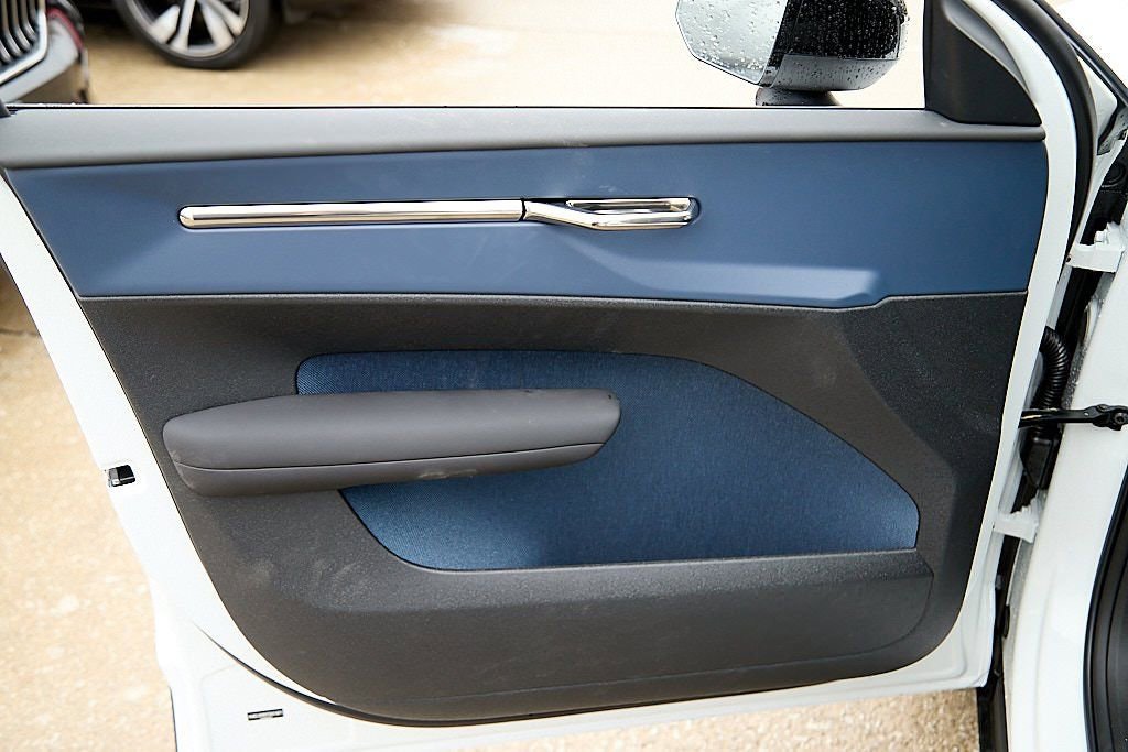 New 2026 Volvo EX30 Plus w/ Climate Package image 10