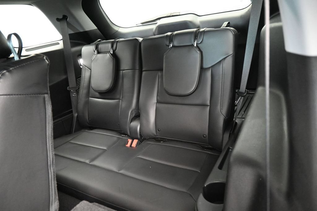 Used 2021 Ford Explorer XLT w/ Equipment Group 202A RWD image 32