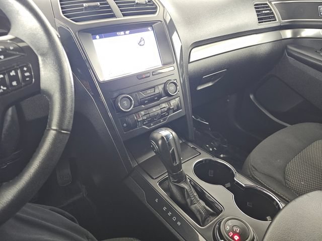 Used 2019 Ford Explorer XLT w/ Equipment Group 201A AWD/4WD image 32