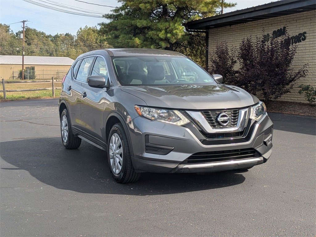 Used 2017 Nissan Rogue S image 3