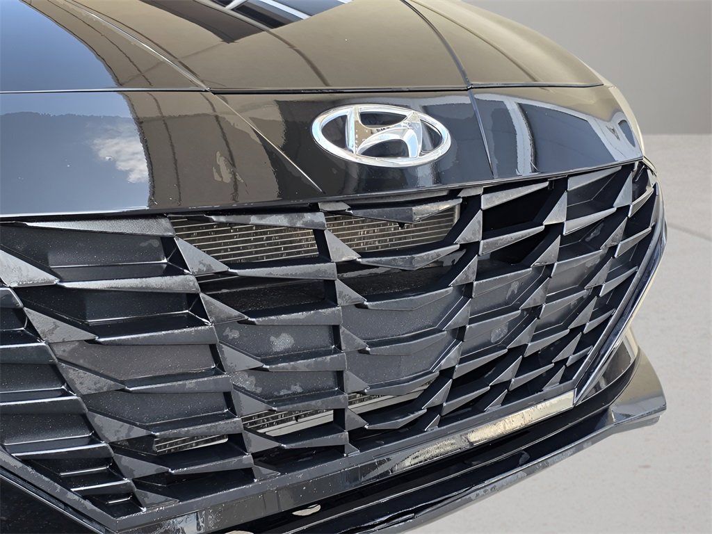 Used 2023 Hyundai Elantra SEL image 9