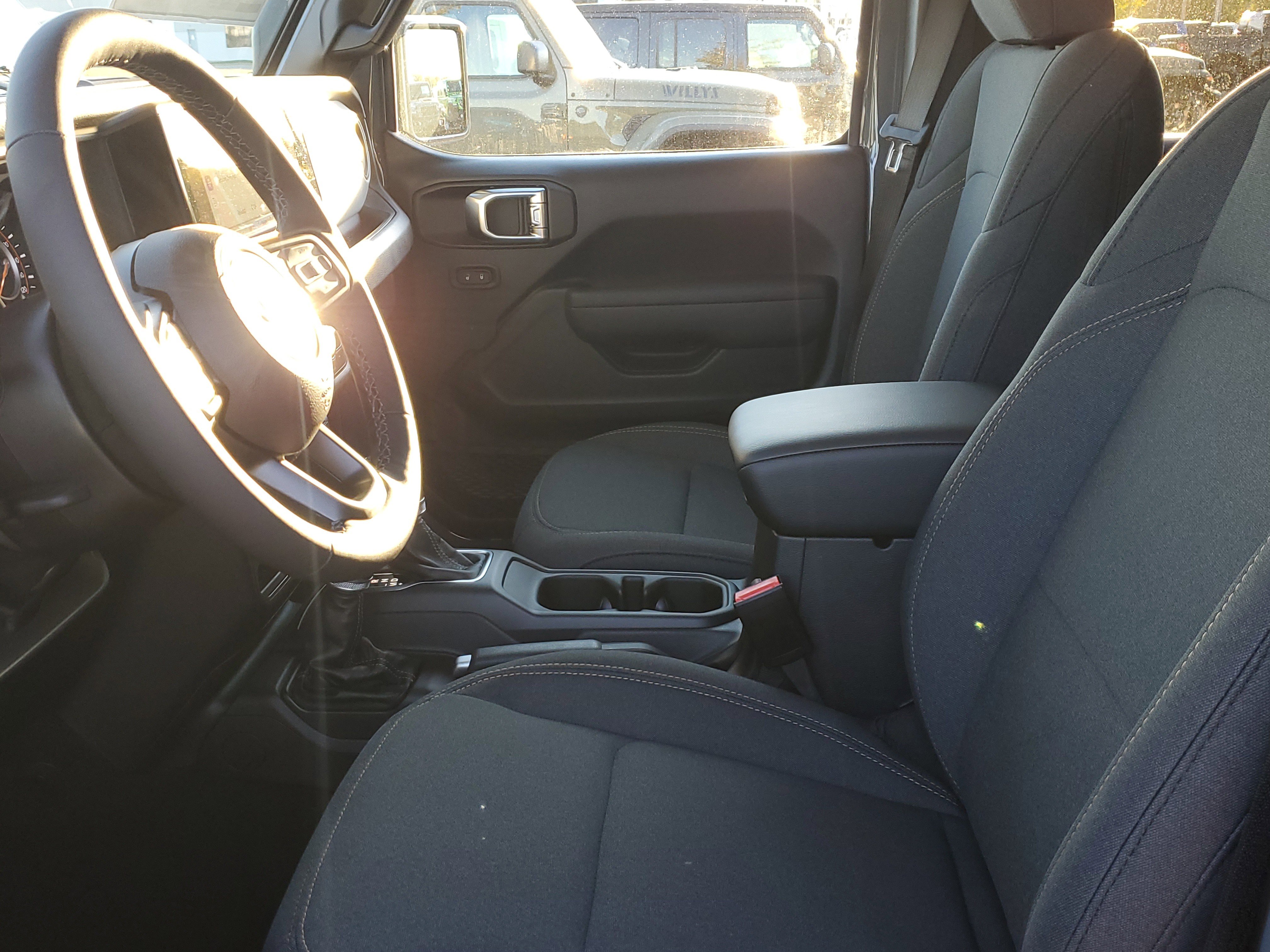 New 2025 Jeep Gladiator Sport image 16