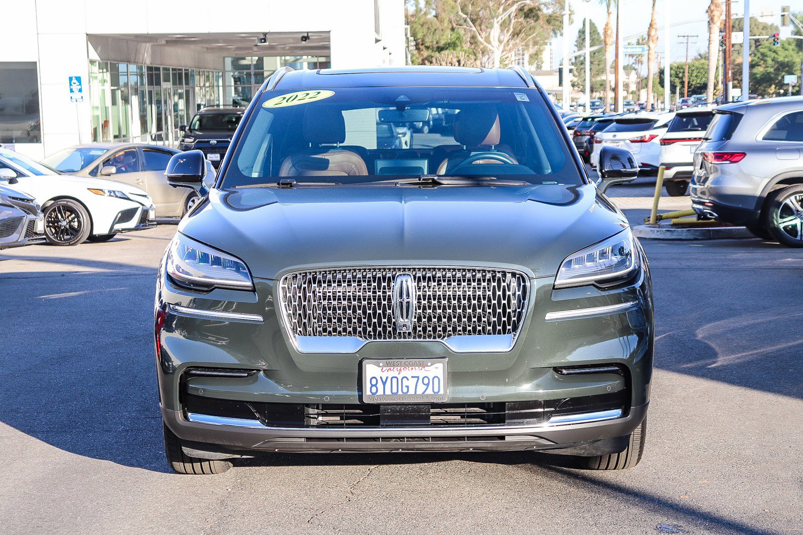 Used 2022 Lincoln Aviator Reserve w/ Elements Package Plus image 2