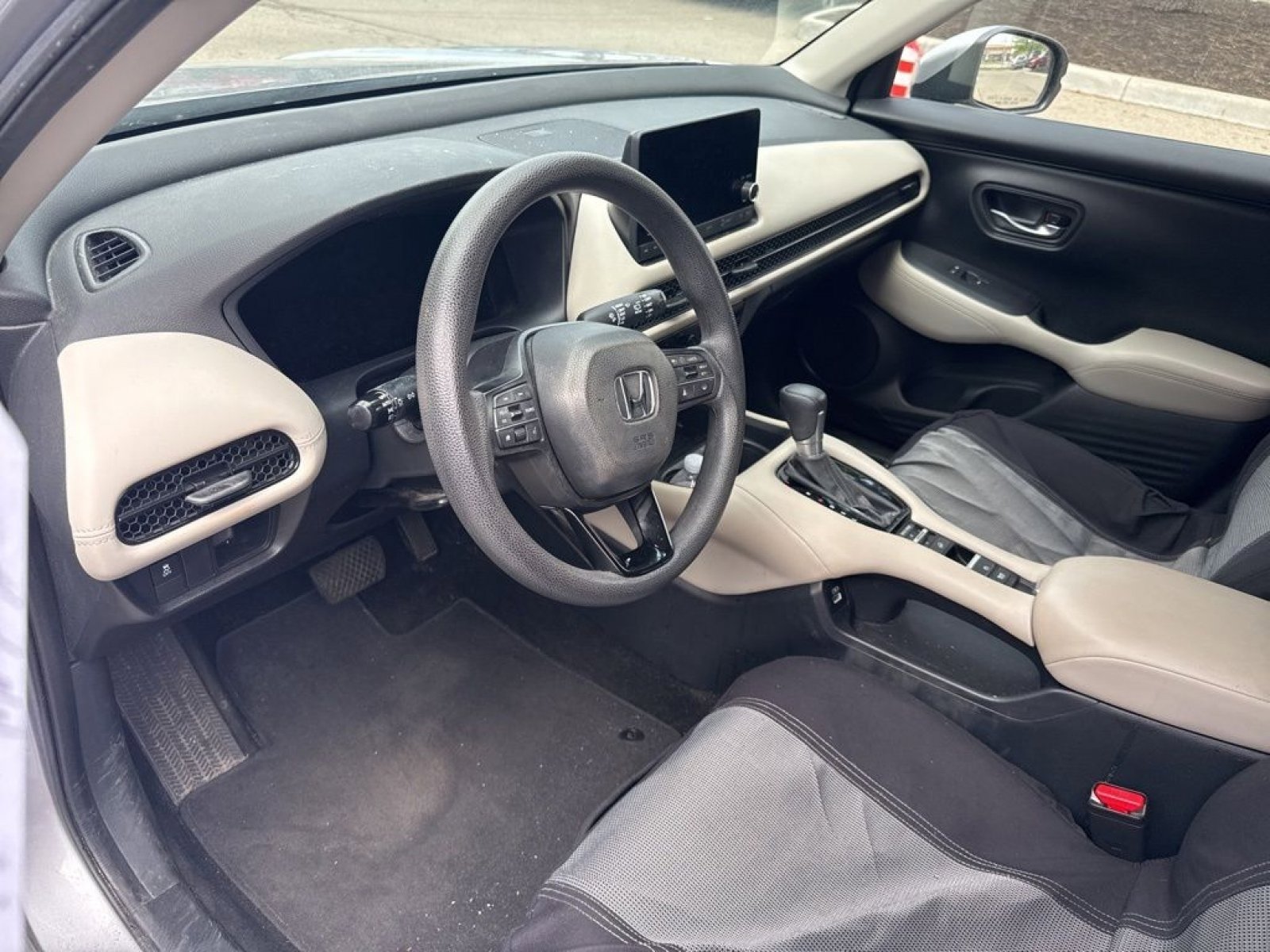 Certified 2023 Honda HR-V LX image 14