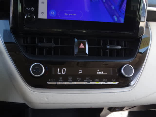Used 2025 Toyota Corolla LE image 30