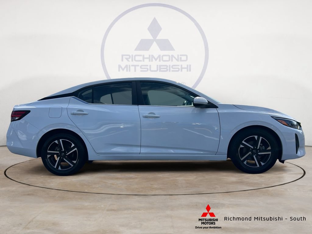 Used 2024 Nissan Sentra SV FWD image 2
